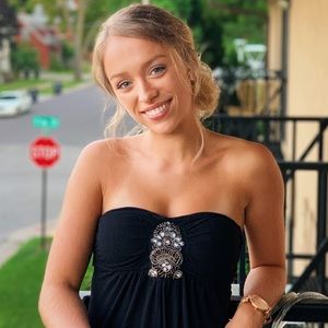 Meet your Posher, Danielle